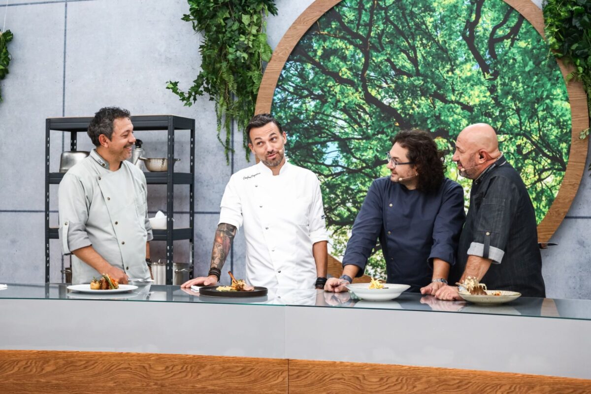 Imagine Stire Chef-ul inflitrat care a acum e jurat la Chefi la cuțite. A muncit cot la cot cu Scărlătescu, Bontea și Dumitrescu și le-a luat locul | 2review.ro