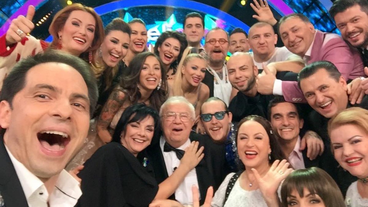 Imagine Stire Cine prezintă, de fapt, Revelionul de la Antena 1 în acest an. Echipa are deja „vechime” la un asemenea eveniment | 2review.ro