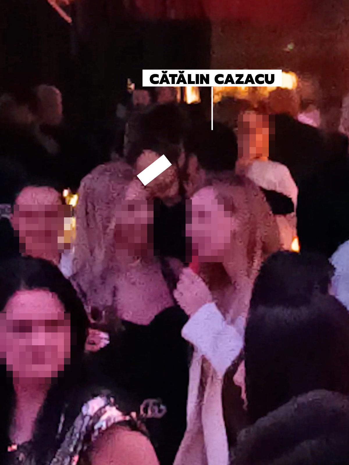 Cătălin Cazacu, în tandrețuri cu o blondă