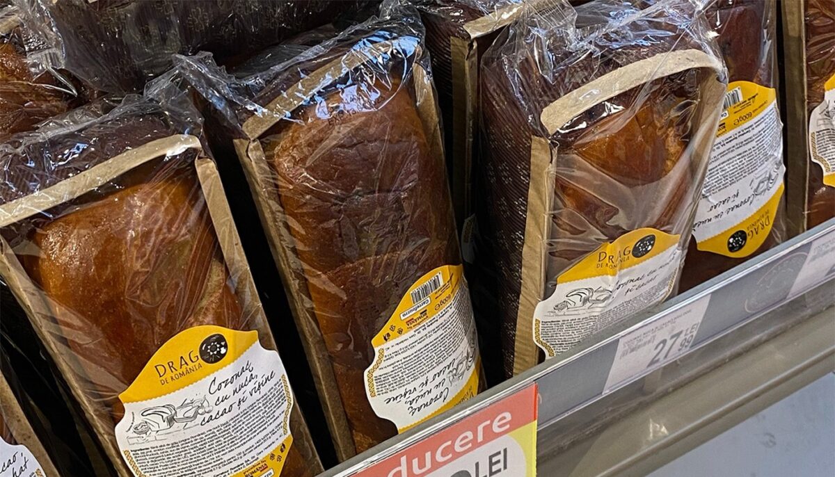 Nu e o eroare! Cu câți lei se vinde un cozonac în supermarketurile Carrefour din România: „S-a rupt prețul”
