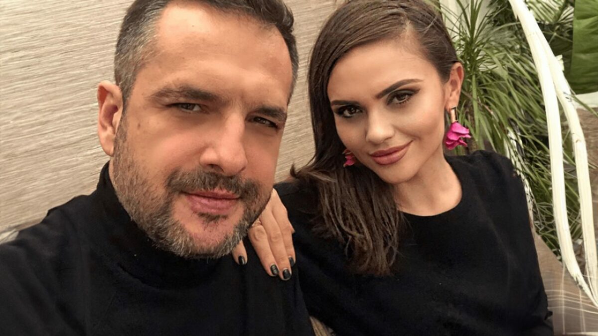 Imagine Stire Ambulanța, în fața casei lui Mădălin Ionescu și a Cristinei Șișcanu, acum un an. De ce prezentatorul de la Metropola Tv a ținut secret episodul | 2review.ro