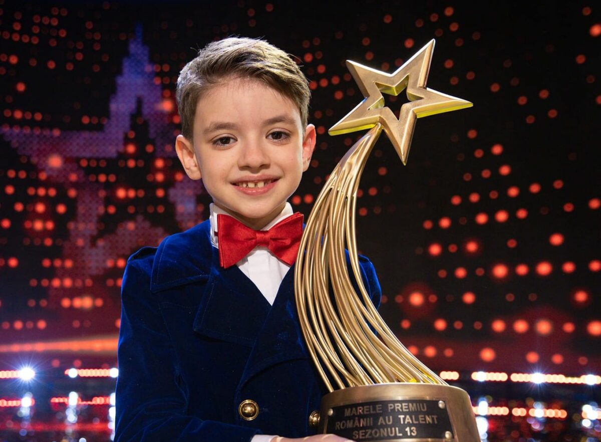 Imagine Stire Ce a putut să facă Rareș Prisăcariu, de la Românii au talent, de 1 Decembrie. Toată lumea a rămas impresionantă de calitățile micuțului | 2review.ro