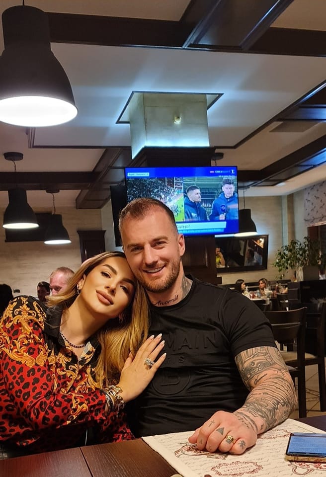 Simona s-a căsătorit cu Alex Filip în iunie (foto: facebook)