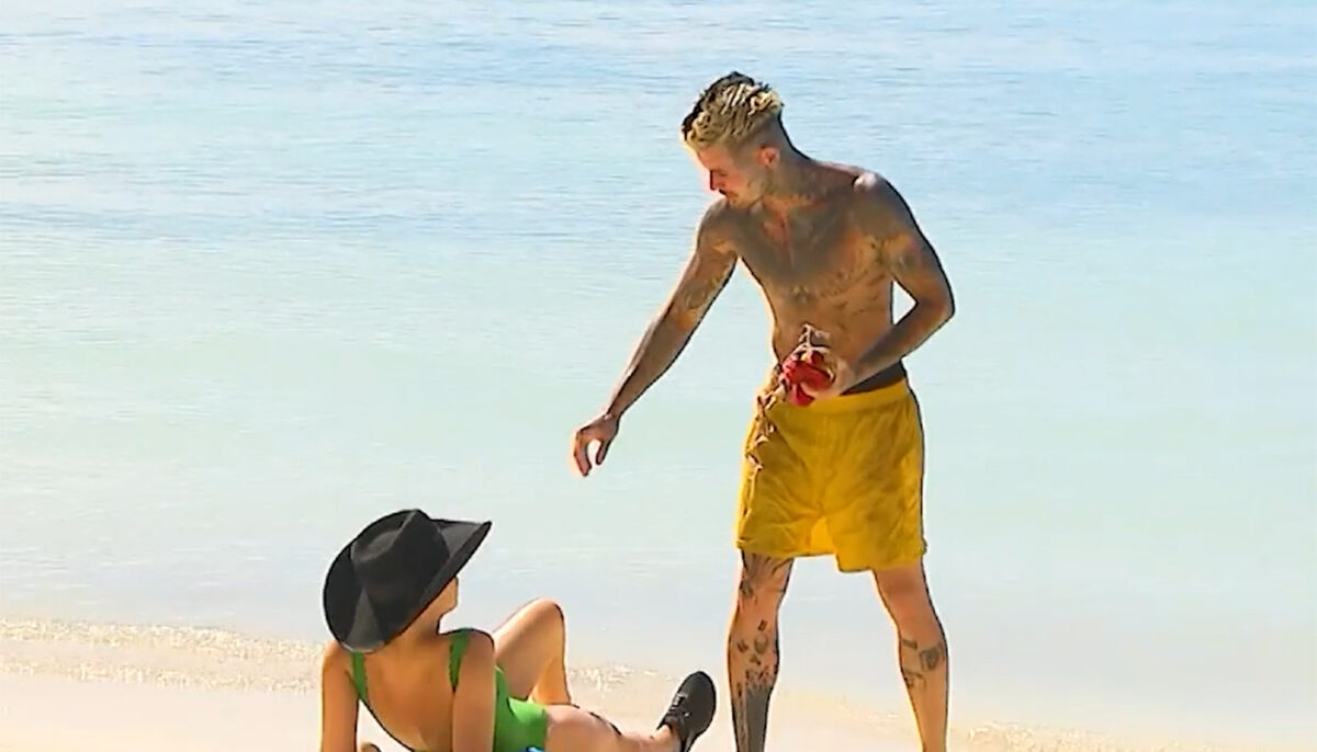 Imagine Stire Primul cuplu format la Survivor All Stars de la Pro TV? Zanni + o „războinică” | 2review.ro