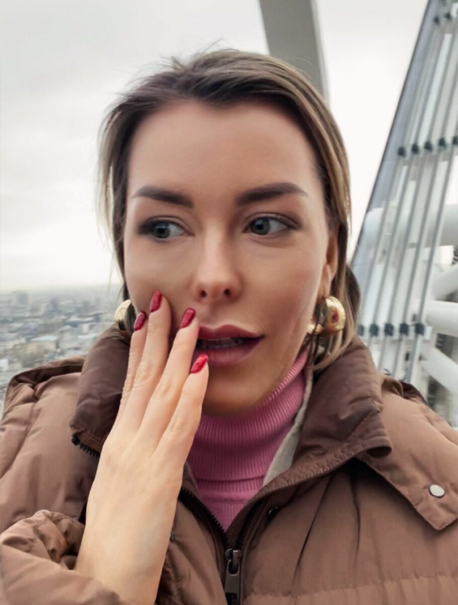 Imagine Stire Super-mămica Diana Pârvu, vacanță cu emoții mari la Londra: „Am spus Tatăl Nostru de vreo 20 de ori în gând. Mi-a fost frică” | 2review.ro