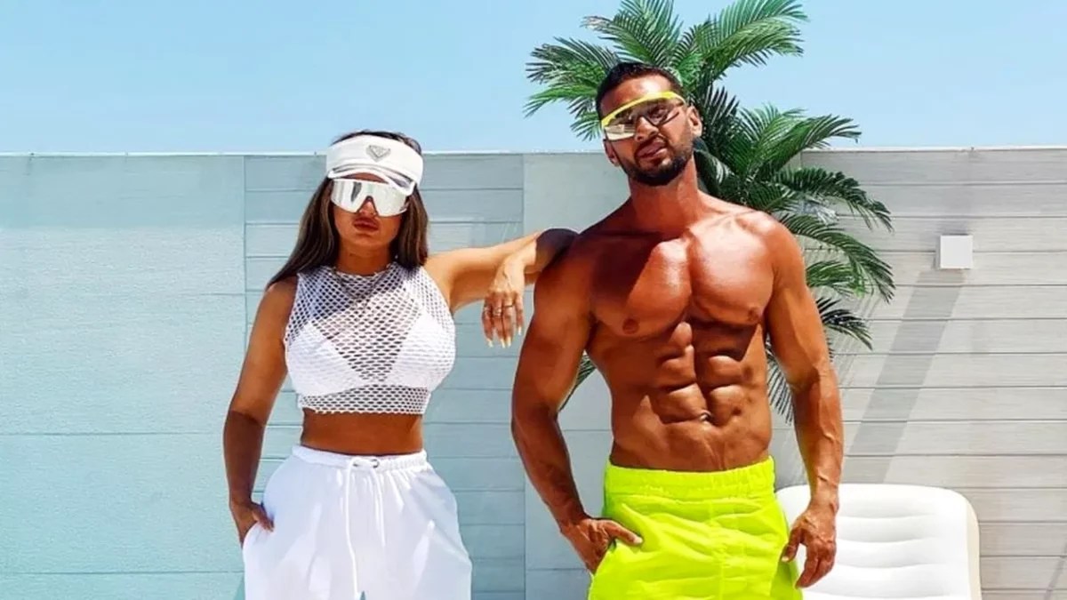 Imagine Stire Cum au fost fotografiaţi Dorian Popa şi Babs, din nou împreună. Toţi s-au bucurat să-i vadă aşa | 2review.ro