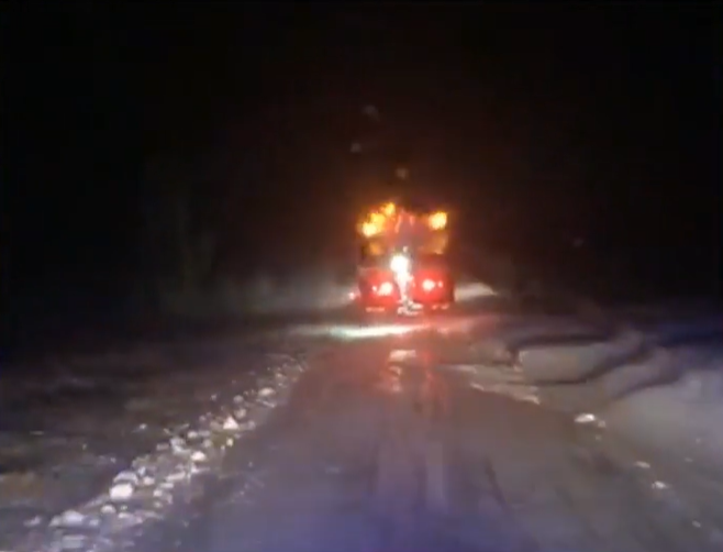 Ambulanță blocată în nămeți / Foto: Captură Video