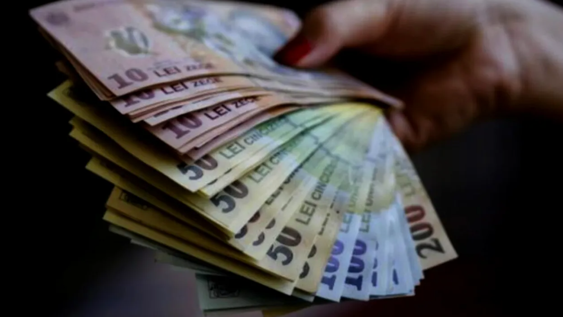Cine sunt românii care pot primi în fiecare lună, de la stat, 1.500 de lei. Anunțul vine la pachet cu anumite condiții