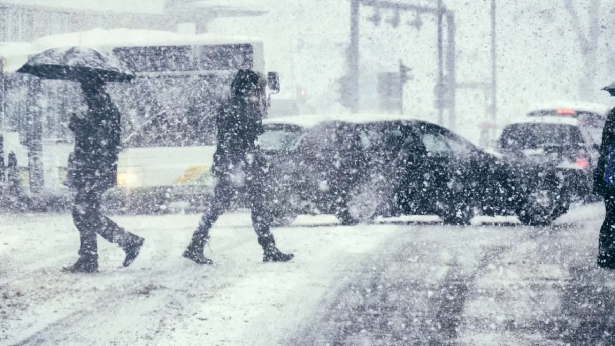Un nou val de ger lovește România! Meteorologii anunță cod galben de viscol și ninsori