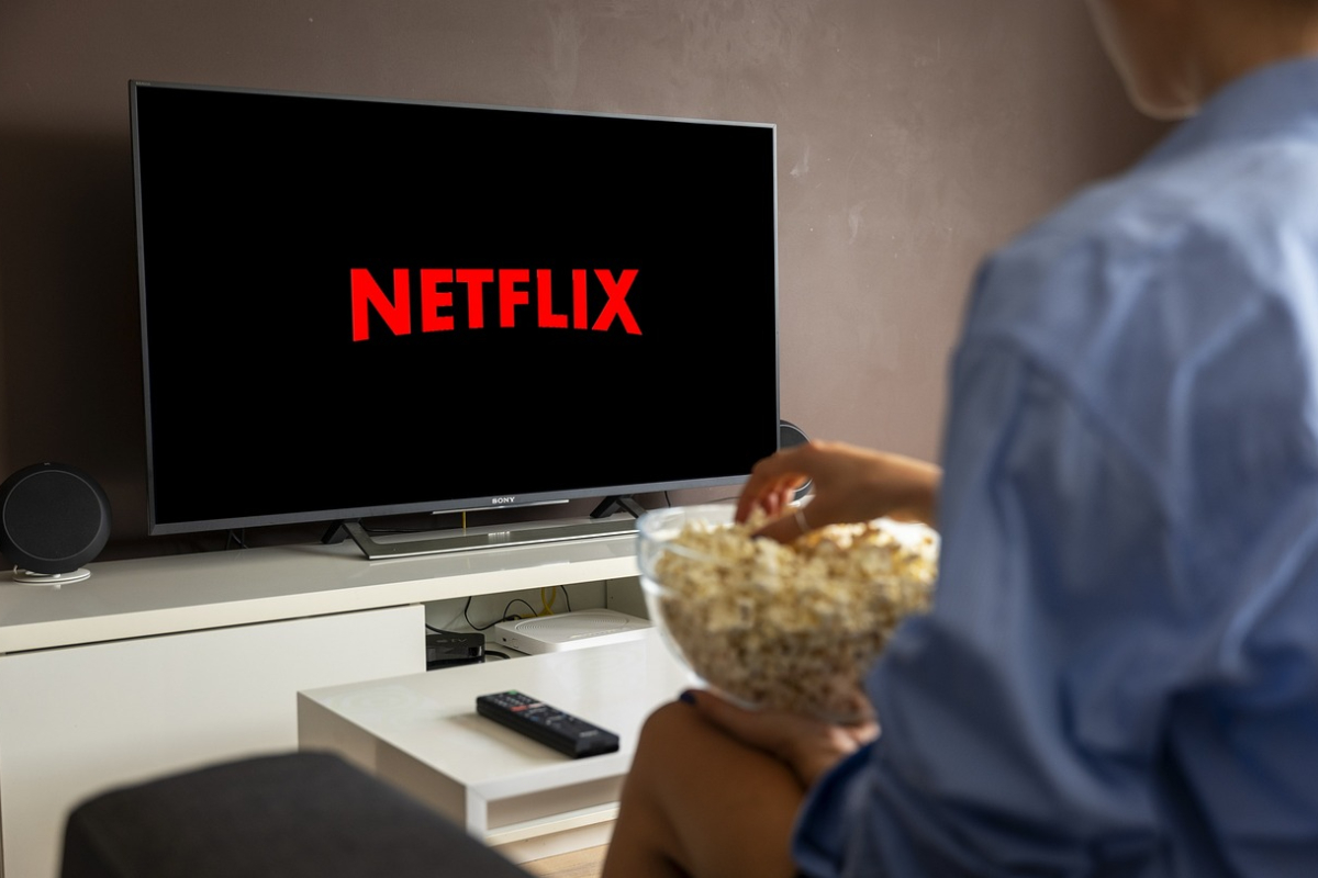 Imagine Stire Netflix pregătește marele „boom”! Când apare producția 100% românească pe care toți o vor urmări în weekend, când sunt liberi | 2review.ro