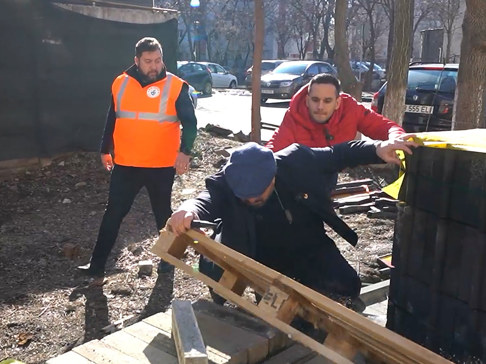 Piedone se împiedică pe șantier