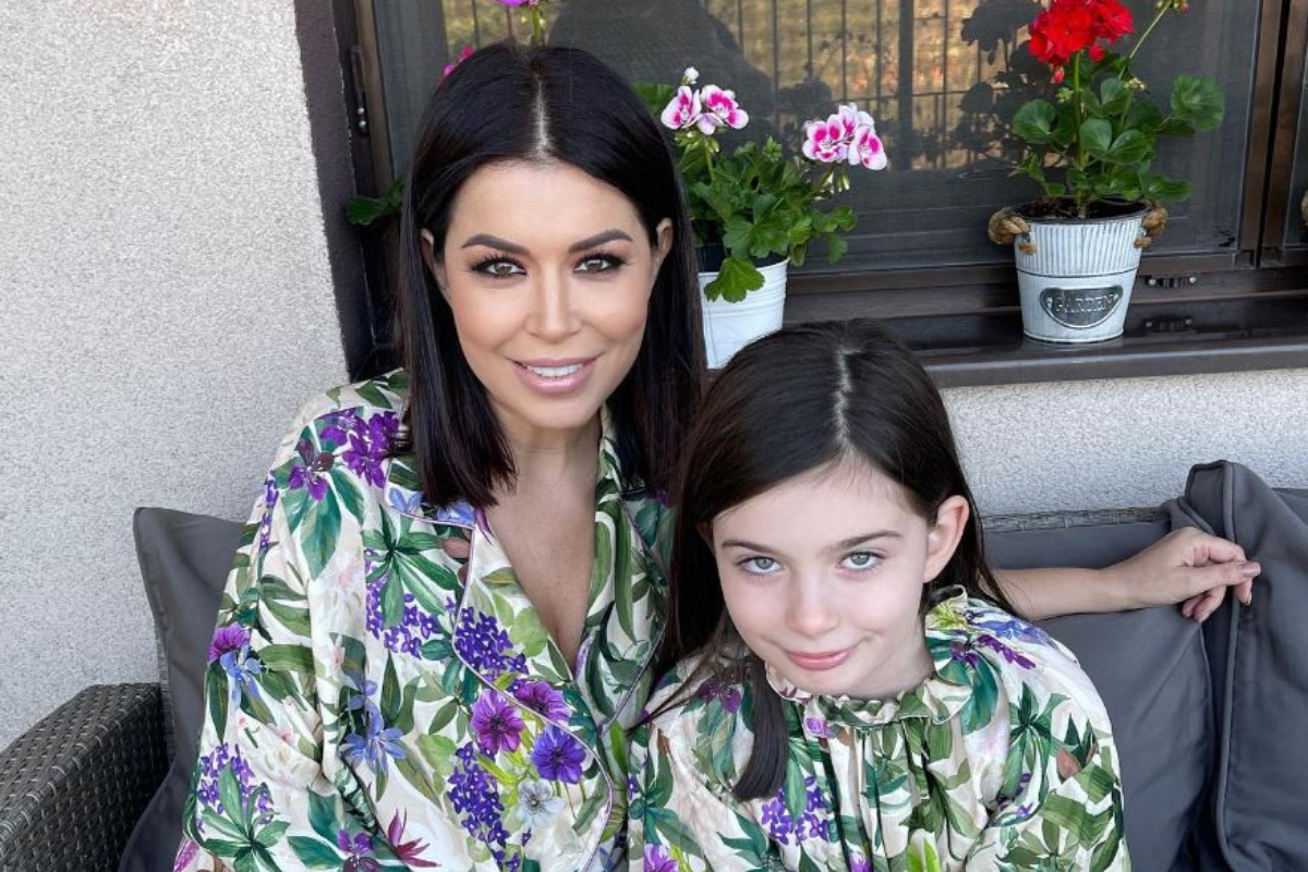 Imagine Stire Simona Pătruleasa i-a interzis fiicei sale să facă asta după ce a văzut video-urile cu Eva Măruță. Vedeta de la Kanal D nici nu vrea să audă: „Altfel, nu se poate!” | 2review.ro