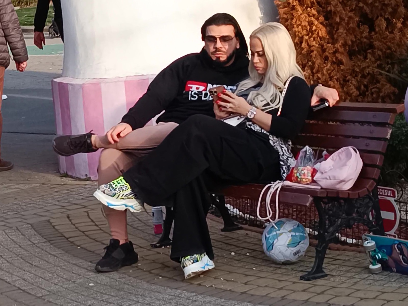 Anda Adam și soțul au ieșit în parc cu fetele