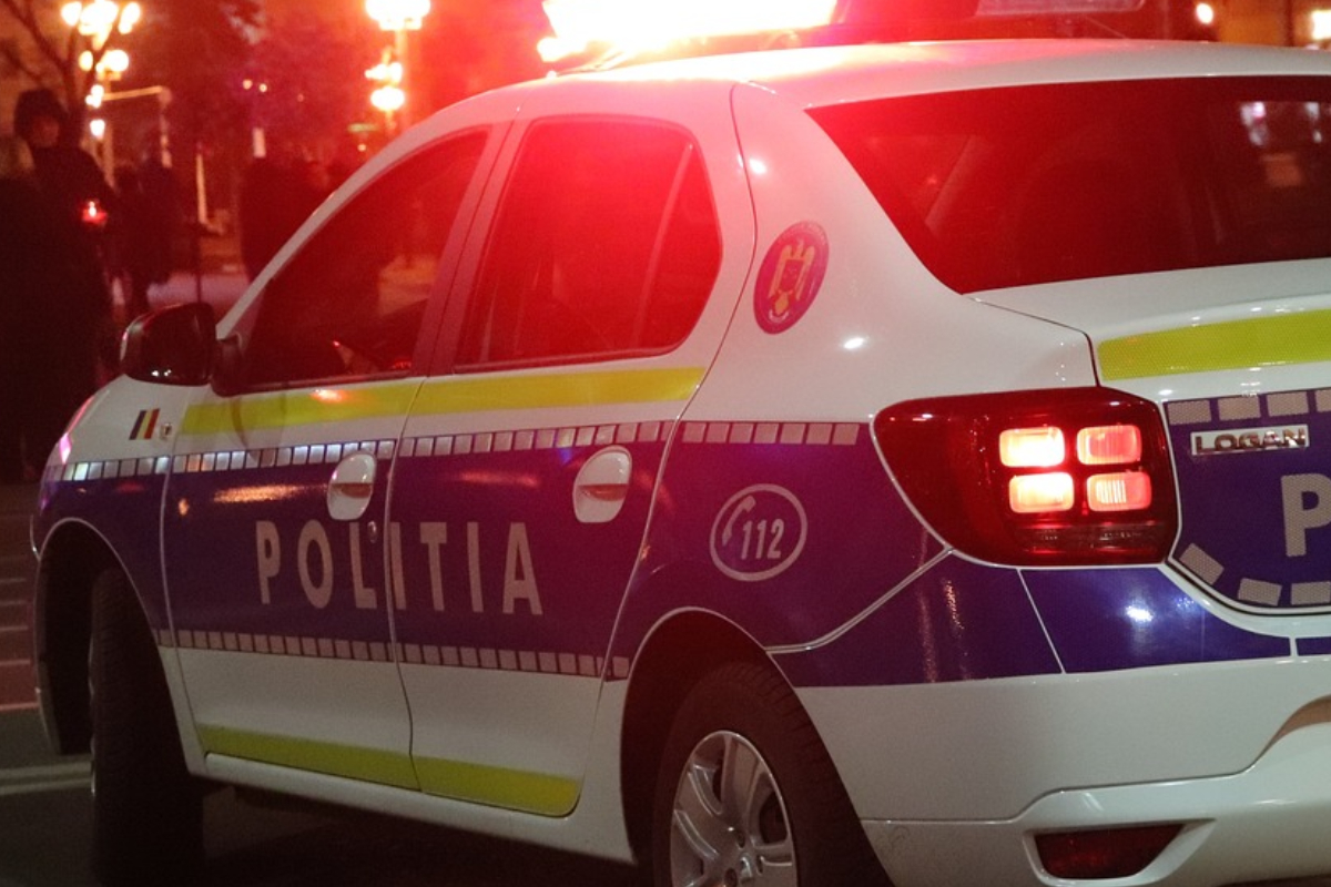 Un bărbat din București, aflat în pericol, a comandat o ”pizza” la 112. Conversația codificată i-a salvat viața!