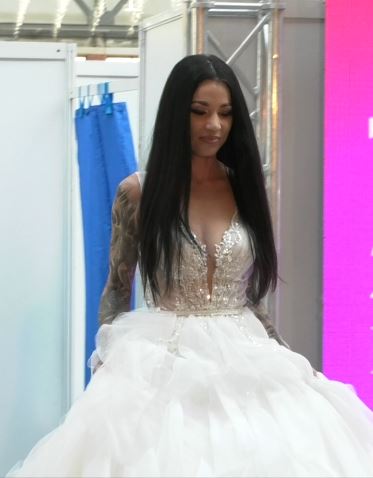 Roxana a ales o rochie de mireasă tip prințesă