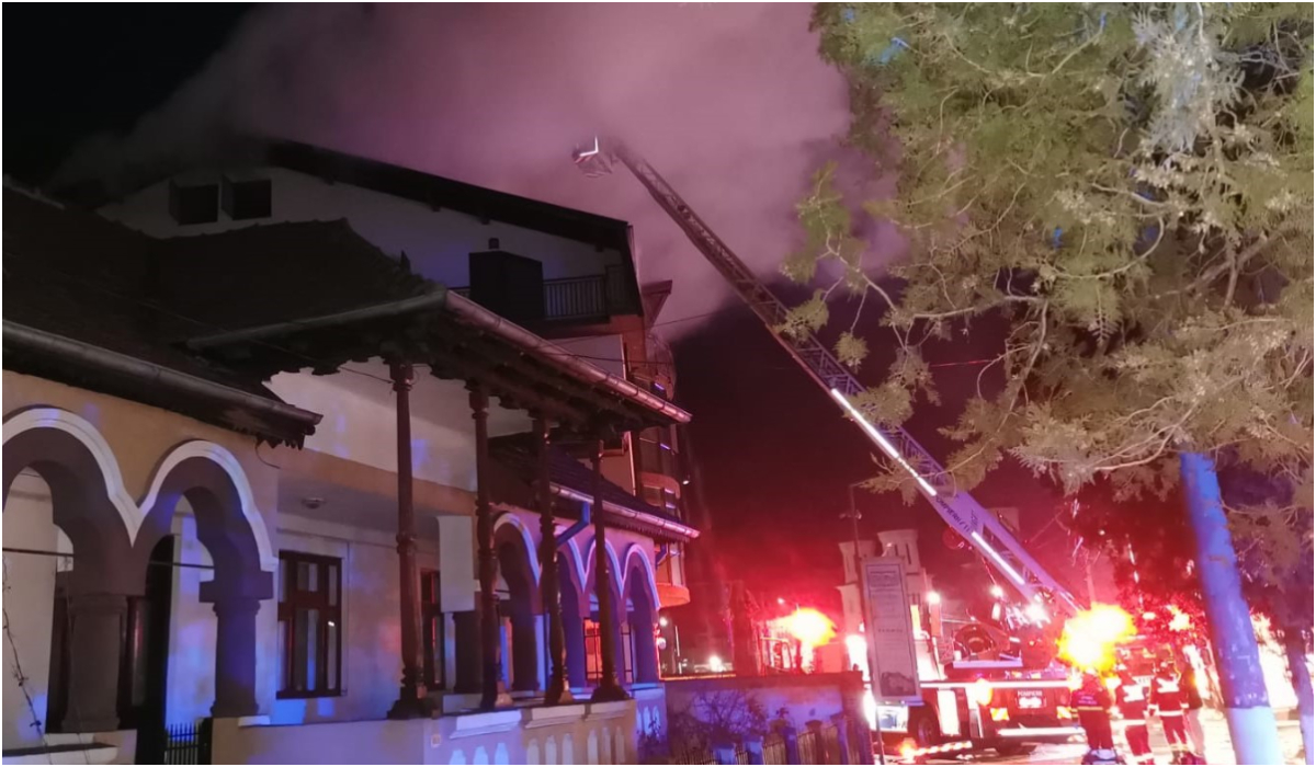 După tragedia de la Ferma Dacilor, o altă pensiune a izbucnit în flăcări. O persoană a murit într-un incendiu la Călimănești