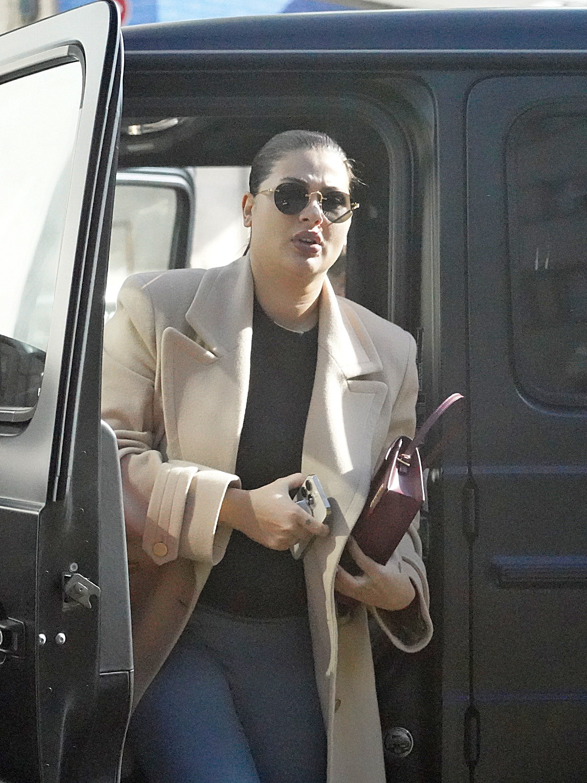 Roxana Dobre, „regina” lui Florin Salam, coboară din bolid / sursă foto: CANCAN.RO