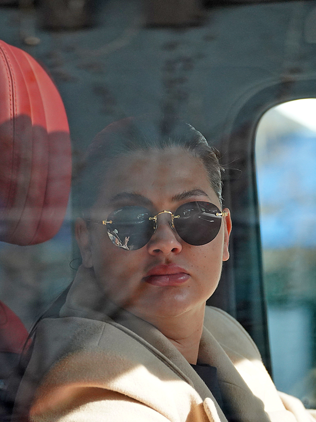 Roxana Dobre a mers la o biserică din zona Dorobanți, pentru a se ruga / sursă foto: CANCAN.RO