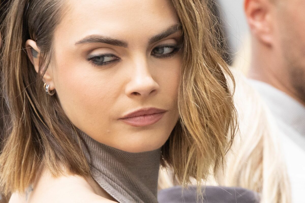 Imagine Stire Cum a apărut Cara Delevingne la premiile BAFTA 2024, după ce s-a luptat cu dependența de droguri. Fanii au crezut că nu văd bine! | 2review.ro
