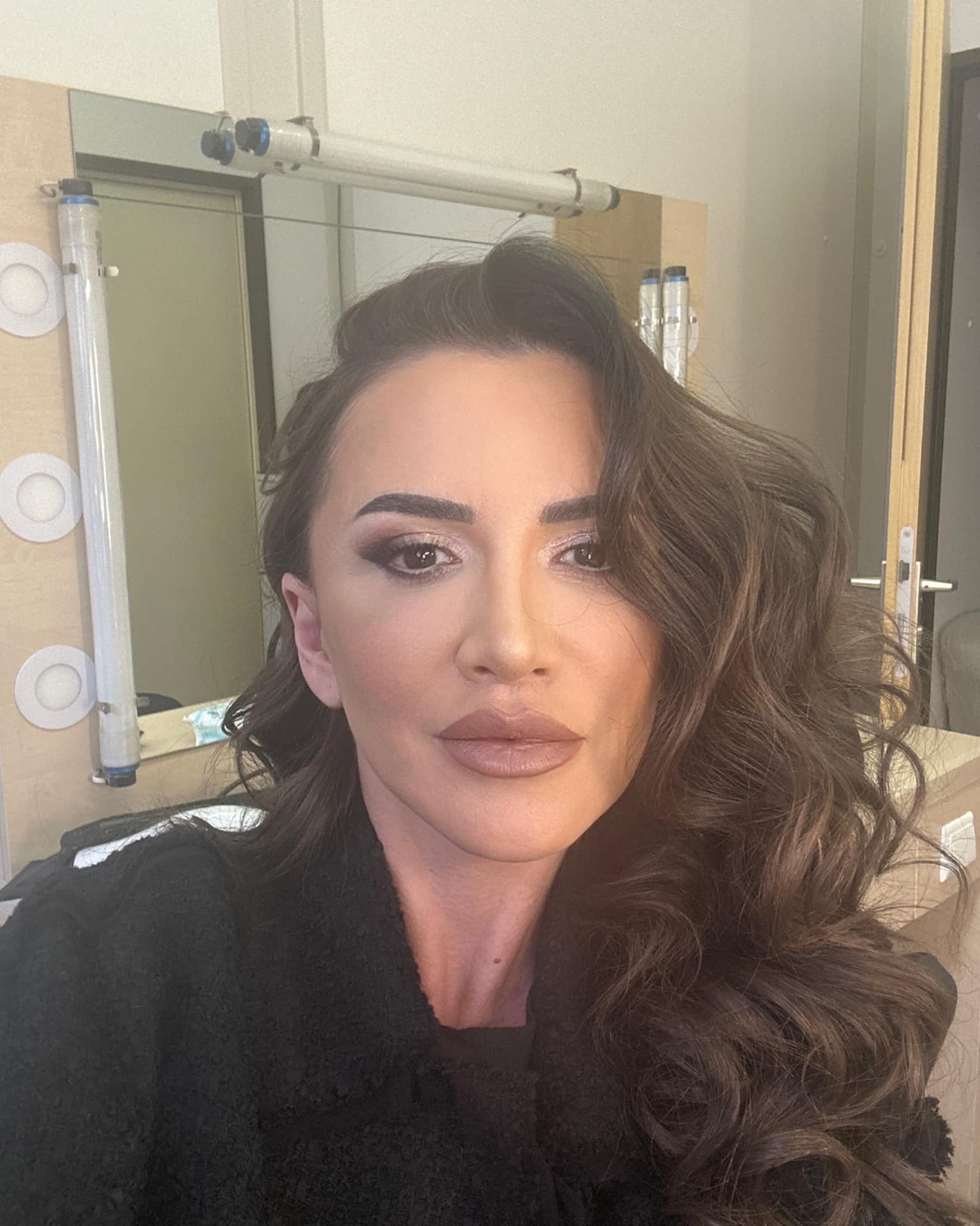 Vedeta arată fabulos după intervenția estetică