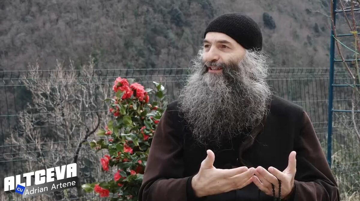 Imagine Stire Părintele Pimen a vorbit despre ce reprezintă viața, în podcastul ALTCEVA cu Adrian Artene: „Dumnezeu ne-a dat-o ca să lucrăm binele” | 2review.ro