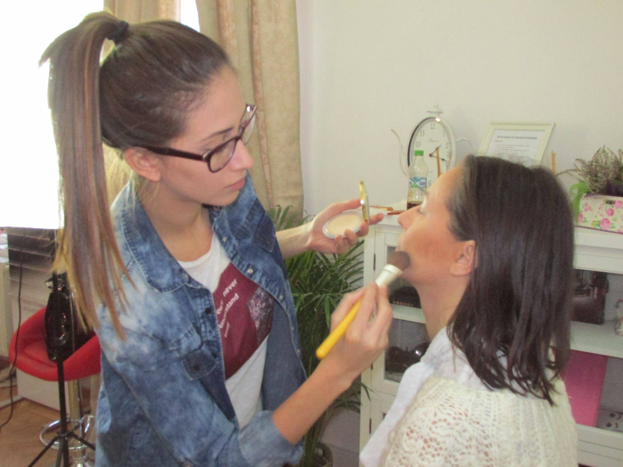 Yasmine Ody, la început de drum în lumea machiajului / Foto: Facebook