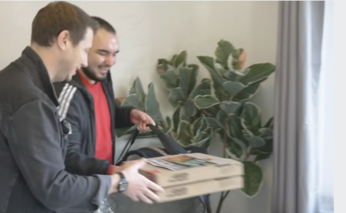 Imagine Stire Marius Preda, un român din Anglia, s-a ales cu cel mai mare „bacşiş” din istorie: 500.000 de euro! Cum a fost posibil aşa ceva | 2review.ro