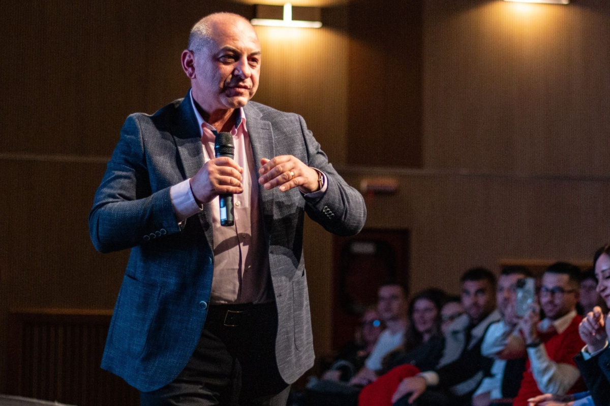 EXCLUSIV GÂNDUL LIVE | Gestul de neînțeles al lui Nicușor Dan a blocat Sectorul 6. Cum i-a afectat în mod direct pe locuitorii din București orgoliul edilului