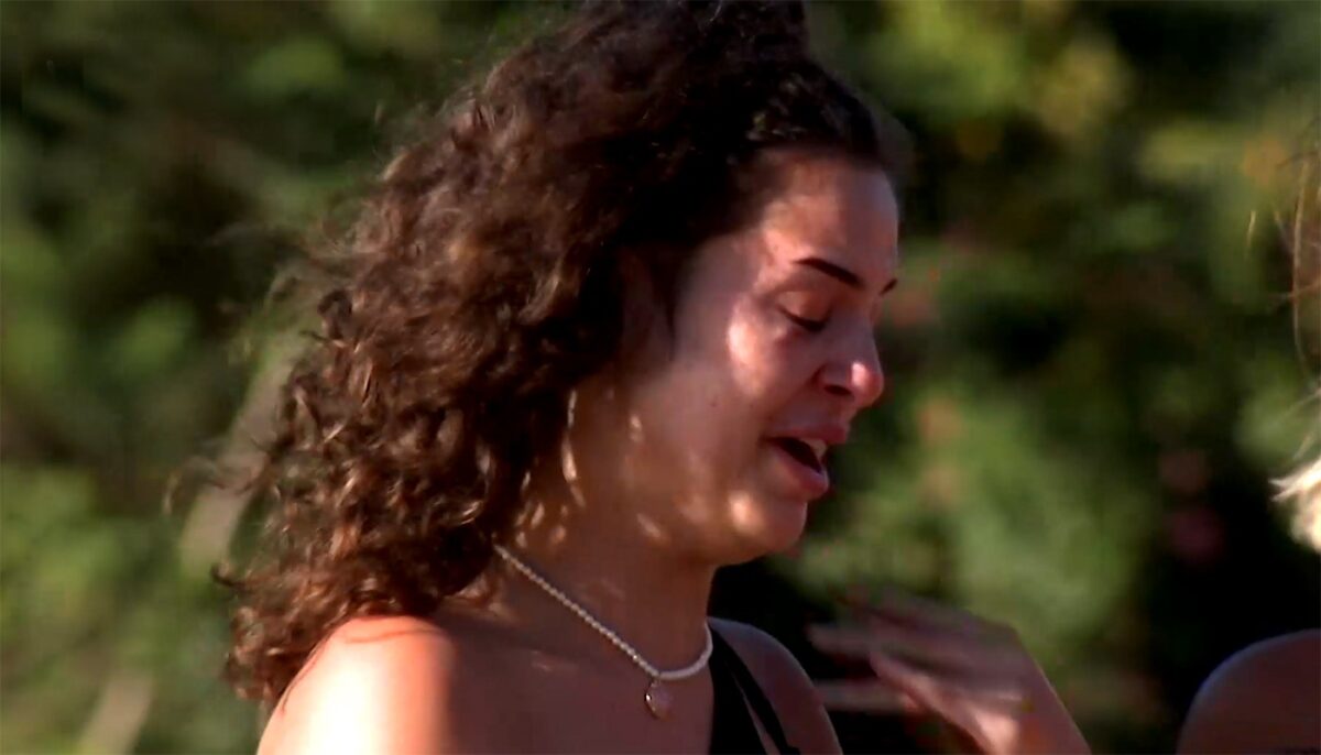 Imagine Stire Cum a reacționat Oana Ciocan, după ce aflat că iubitul ei, Jador, fusese eliminat chiar înainte să ajungă ea la Survivor All Stars | 2review.ro