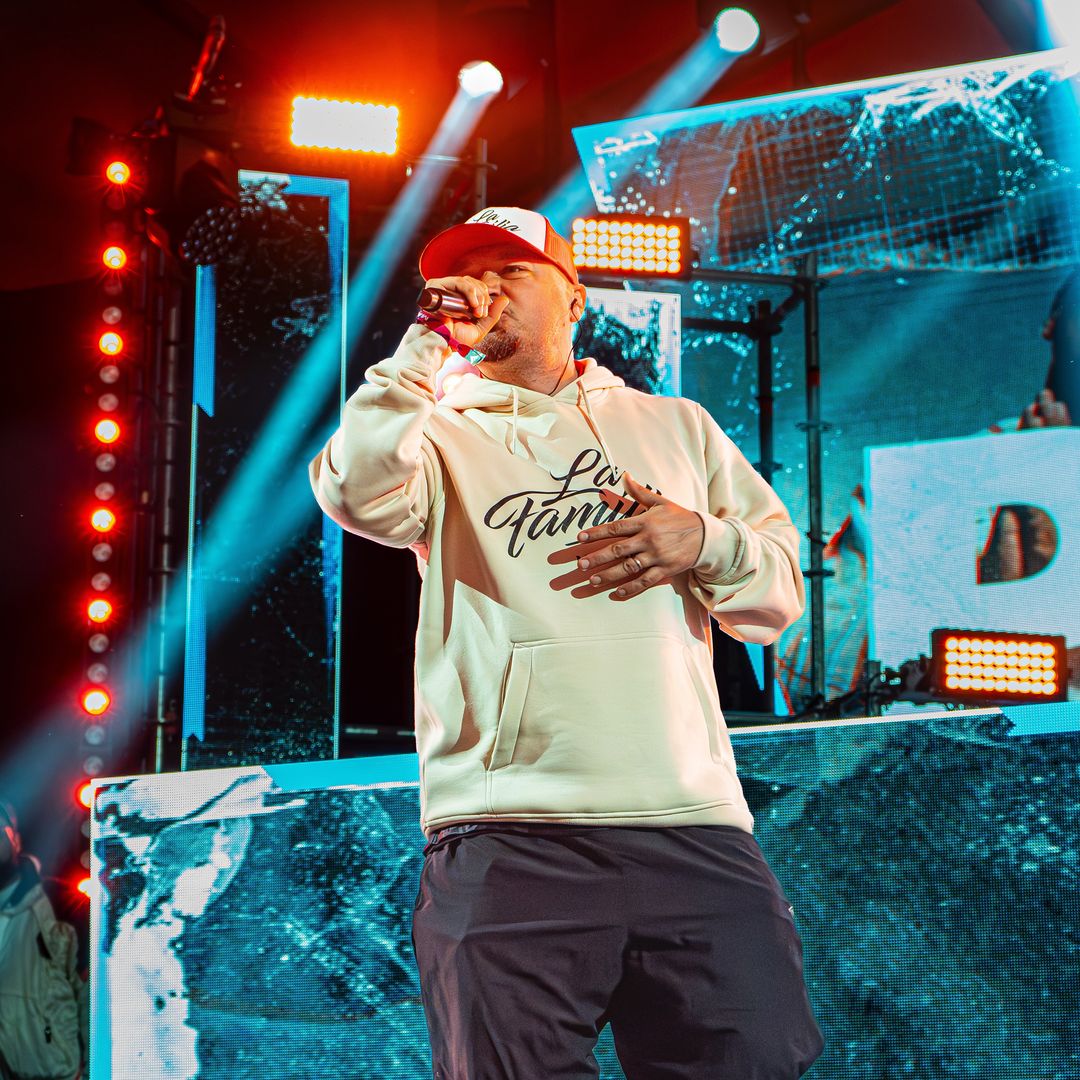 Puya cere 10,000 de euro pe un concert