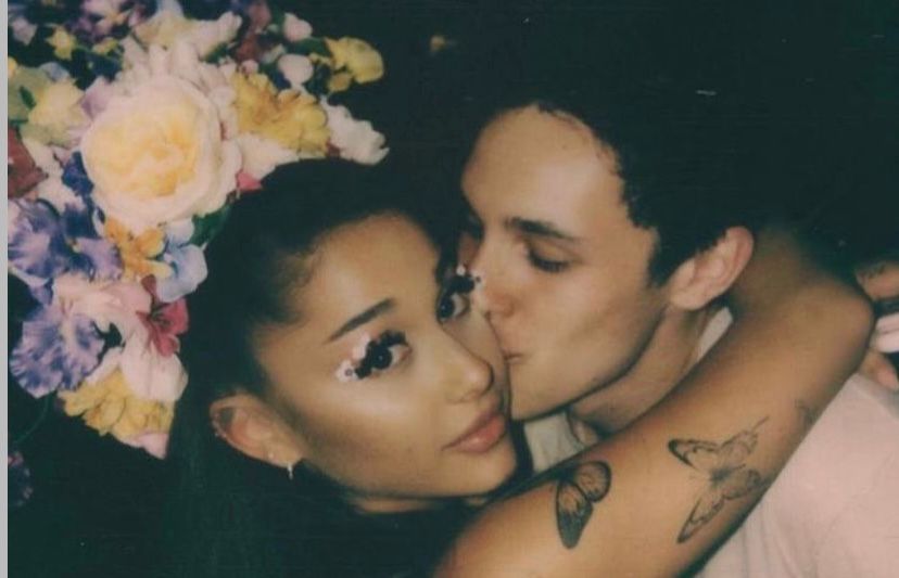 Imagine Stire Ariana Grande a divorțat de Dalton Gomez! Care este suma pe care trebuie să i-o plătească artista fostului soț | 2review.ro