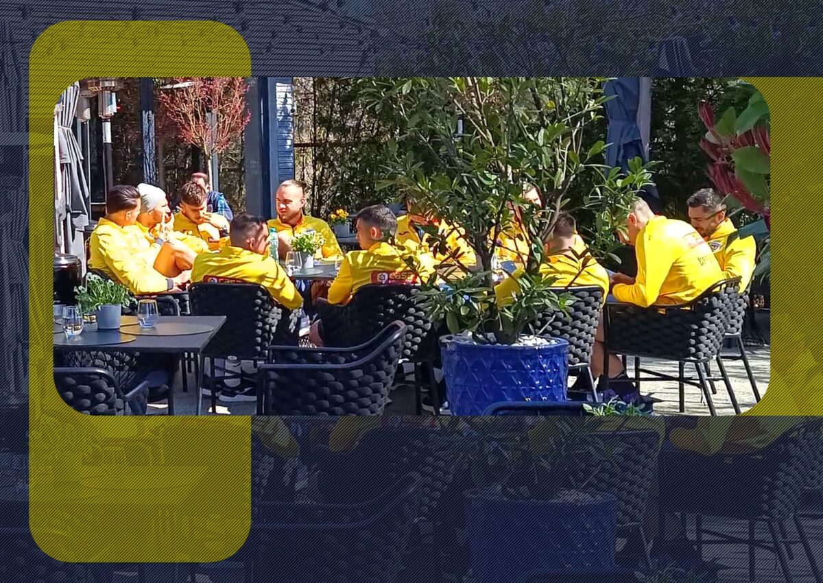 Imagine Stire “Tricolorii” lui Edi Iordănescu s-au “cantonat” la un restaurant de lux după remiza cu Irlanda de Nord. Marele absent a fost… Toate detaliile AICI! | 2review.ro