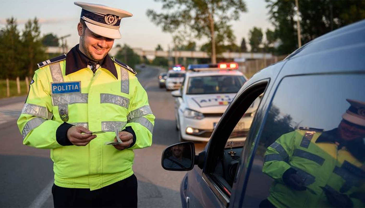 Amendă de 1.320 lei și suspendarea permisului pentru șoferii din România care fac această greșeală în timp ce conduc