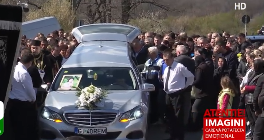 Imaginile durerii! Andreea din Timişoara este înmormântată acum