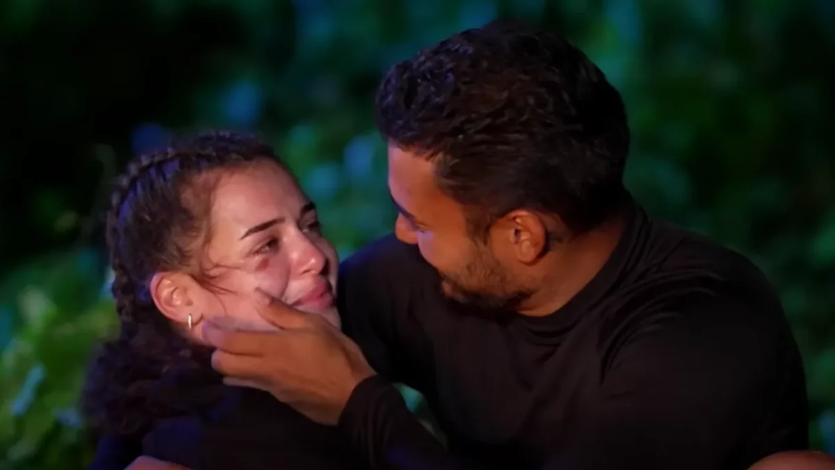 Imagine Stire Fosta iubită a lui Jador, reacție uluitoare după ce a aflat că artistul a cerut-o pe Oana Ciocan în căsătorie: „Pe toate voia să le ia de neveste” | 2review.ro