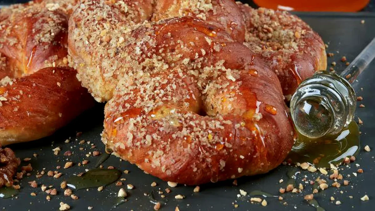 Imagine Stire Cum se fac mucenicii moldoveneşti? Ingredientul care nu trebuie să lipsească din reţetă | 2review.ro