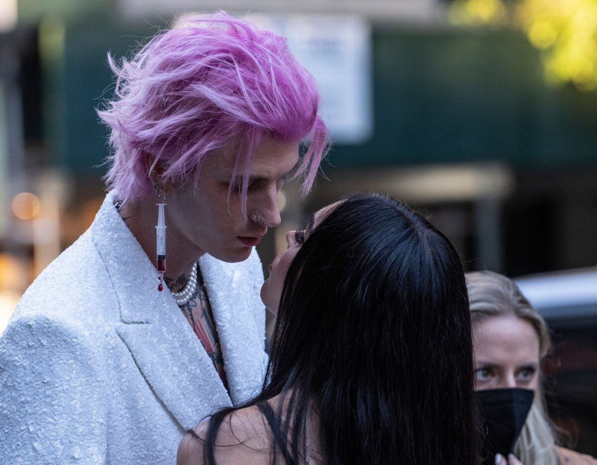 Imagine Stire Megan Fox și Machine Gun Kelly și-au spus ADIO după 4 ani de relație. Primele declarații ale actriței: ”Vom fi întotdeauna conectați” | 2review.ro