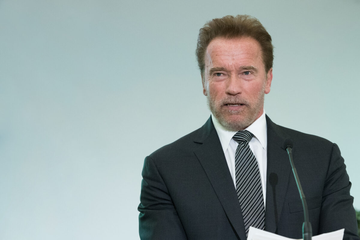 Imagine Stire Arnold Schwarzenegger, operat de urgență! Actorului i s-a montat un stimulator cardiac | 2review.ro