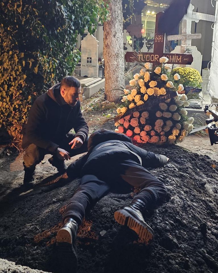 theo rose secvență