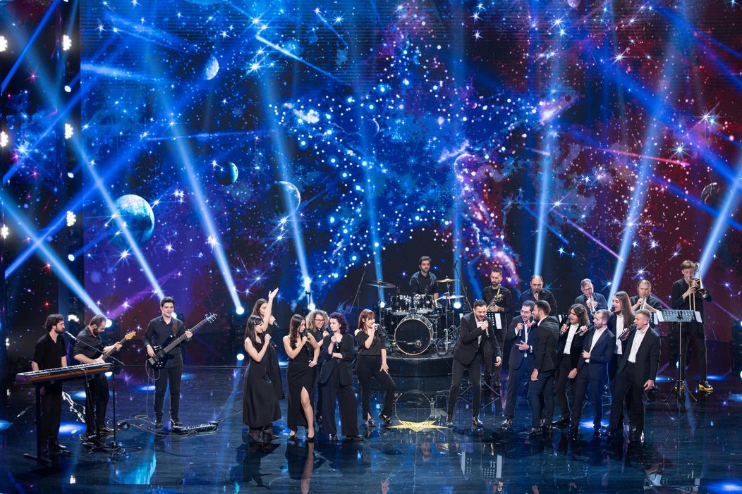 Imagine Stire Cine sunt, de fapt, tinerii din Corul Regal care au primit Golden Buzz. Smiley și Pavel Bartoș i-au trimis direct în semifinală | 2review.ro
