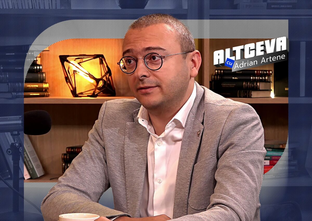 Imagine Stire Iancu Guda îți dă soluția: înmulțește-ți banii fără bătăi de cap + BONUS… Cum să gestionezi ”pușculița” | 2review.ro