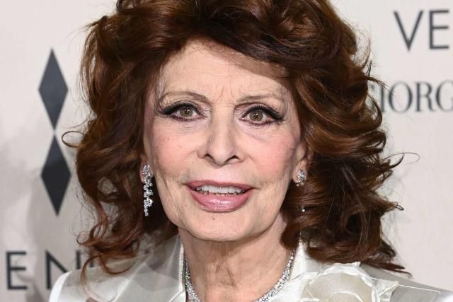 Ce trucuri banale folosește Sophia Loren pentru a-și menține frumușețea. La aproape 90 de ani, actrița a găsit elixirul tinereții