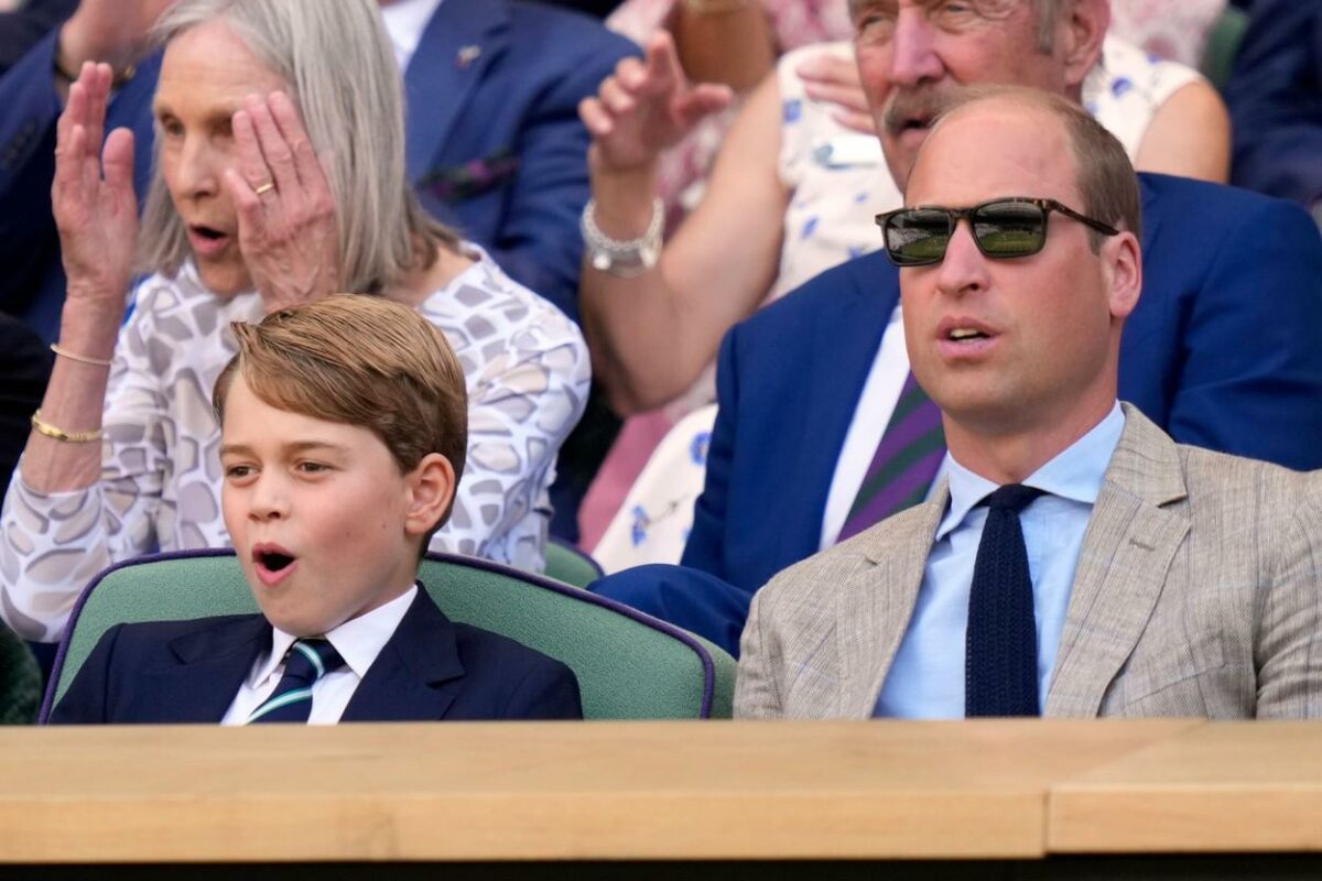 Prinţul William, prima apariţie după ce s-a aflat de boala lui Kate Middleton. Fotografiat râzând