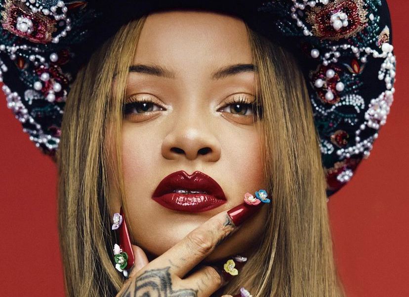 Rihanna, apariție spectaculoasă la Coachella. Fanii au crezut că nu văd bine!