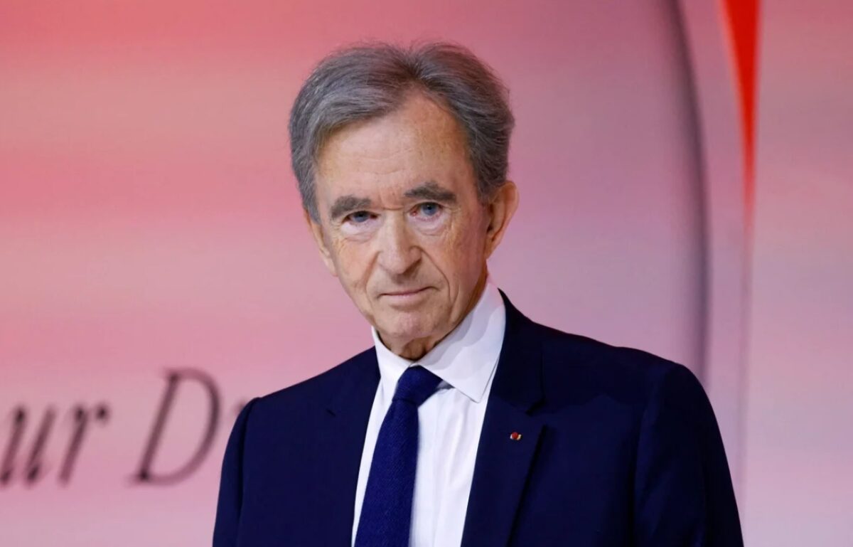 Imagine Stire Cum arată și cu ce se ocupă soția celui mai bogat om din lume. Hélène Mercier și Bernard Arnault sunt căsătoriți de peste trei decenii | 2review.ro