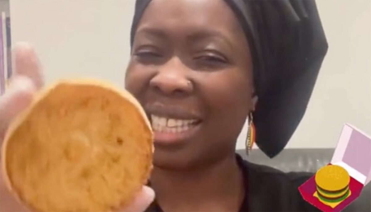 Imagine Stire Cum arată un Big Mac de la McDonald’s, după un an de zile. Experimentul făcut de această clientă | 2review.ro