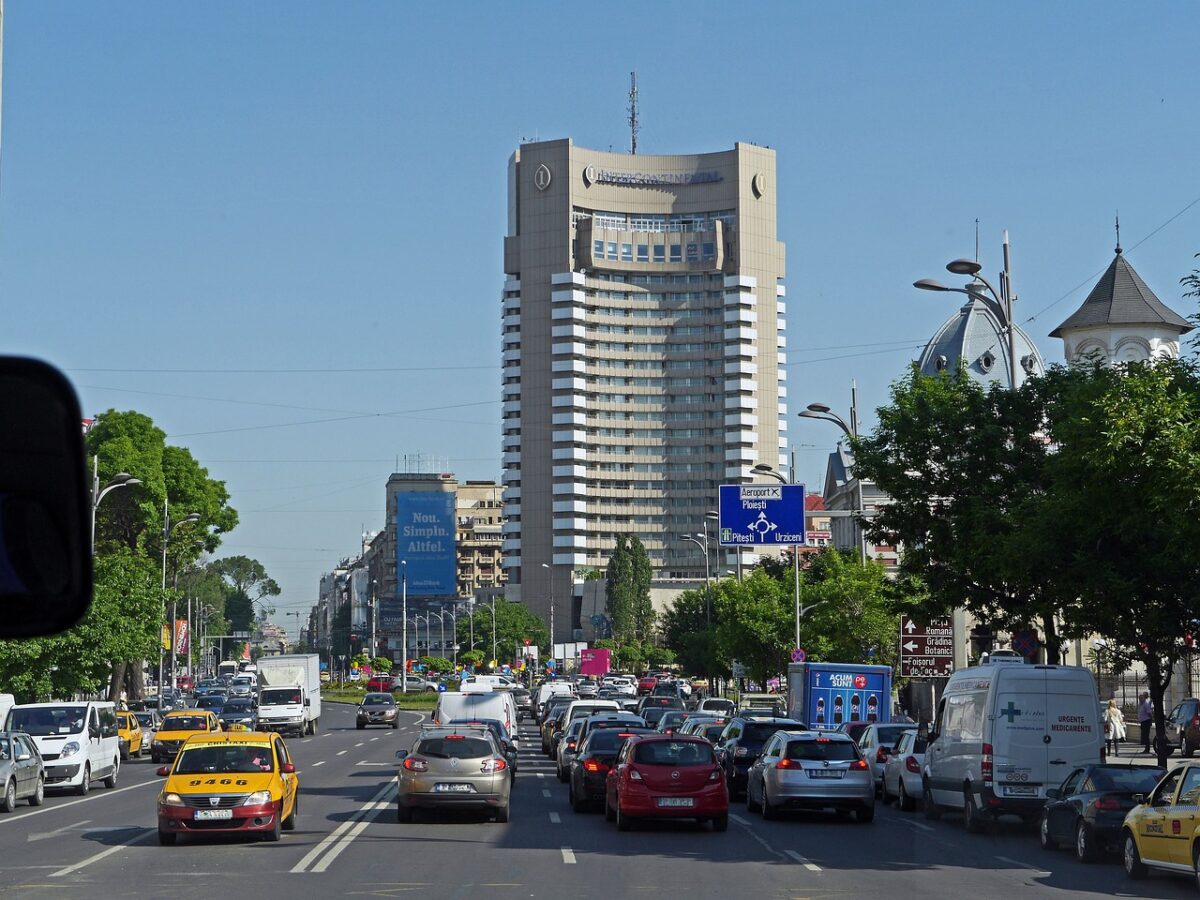 Regula de 1,5 metri introdusă pentru toți șoferii din România. Articolul este cu titlu obligatoriu