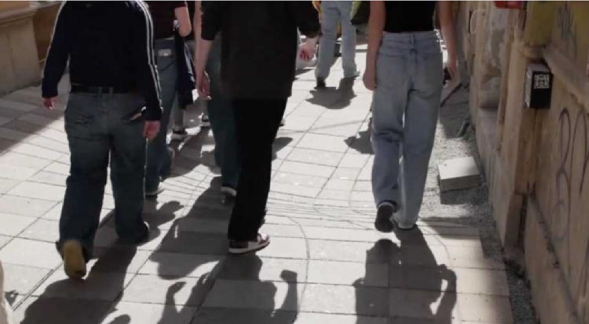 Iluzia optică ce îi înnebuneşte pe trecătorii din Cluj. Se află chiar în centrul oraşului