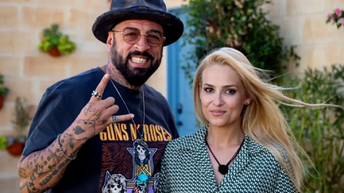 Imagine Stire CRBL și Elena Viscu, vacanță ca-n vremurile bune? Artistul le-a dat de gândit tuturor: „Ne întoarcem de unde am plecat” | 2review.ro
