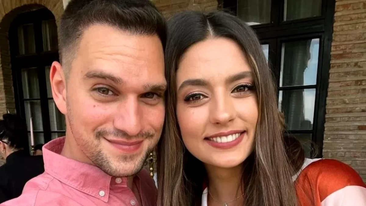 Imagine Stire Vlad Gherman și Oana Moșneagu vor deveni părinți! Imaginea care i-a dat de gol pe cei doi actori | 2review.ro